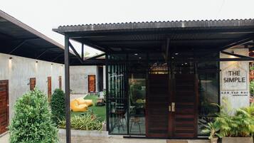 32-inch LCD TV with satellite channels, TV