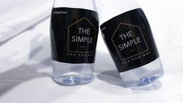 Regadera, amenidades de baño gratuitas, secadora de cabello, bidet