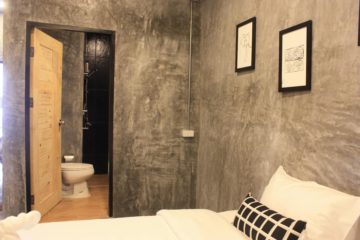 standard double room with garden view | minibar, desk, free wifi