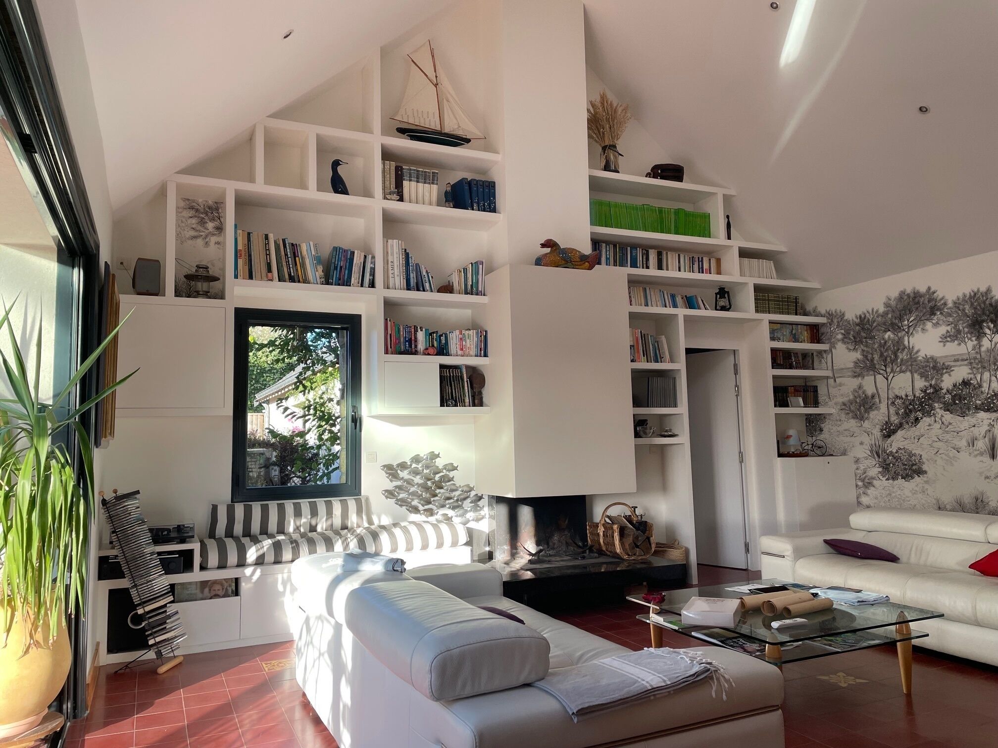 TV, fireplace, DVD player
