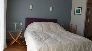 5 chambres, bureau, fer et planche Ă repasser, Wi-Fi gratuit