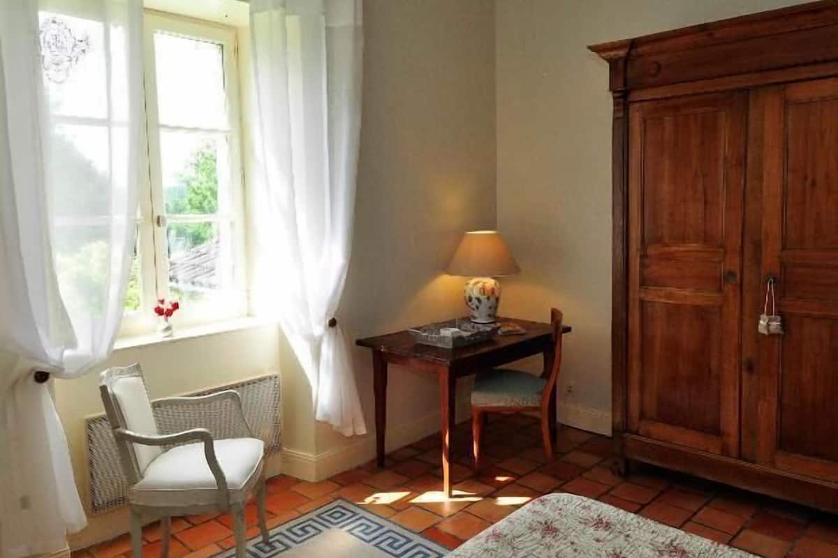Habitación doble, baño privado, vistas al jardín (MEUNIER) | Sistema de insonorización, wifi gratis, ropa de cama