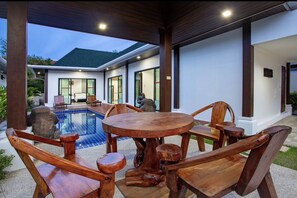 Villa Premium - 2 sovrum - icke-rökare - utsikt mot poolen | Terrass/Patio