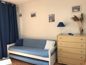 TV - Apartment for 4, near shops and beach (Port Barcarès)