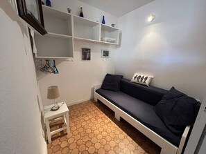 TV - Apartment for 4, near shops and beach (Port Barcarès)