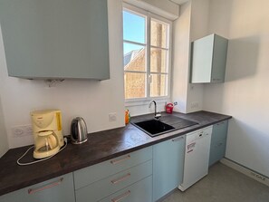 Fridge, microwave, oven, stovetop - Beachfront Apartment with Balconies, Near Shops (Les Sables-d'Olonne)