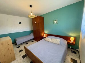 1 bedroom - Seafront apt, 1 bedroom, balcony, washing machine, 5 pax (Port-la-Nouvelle)