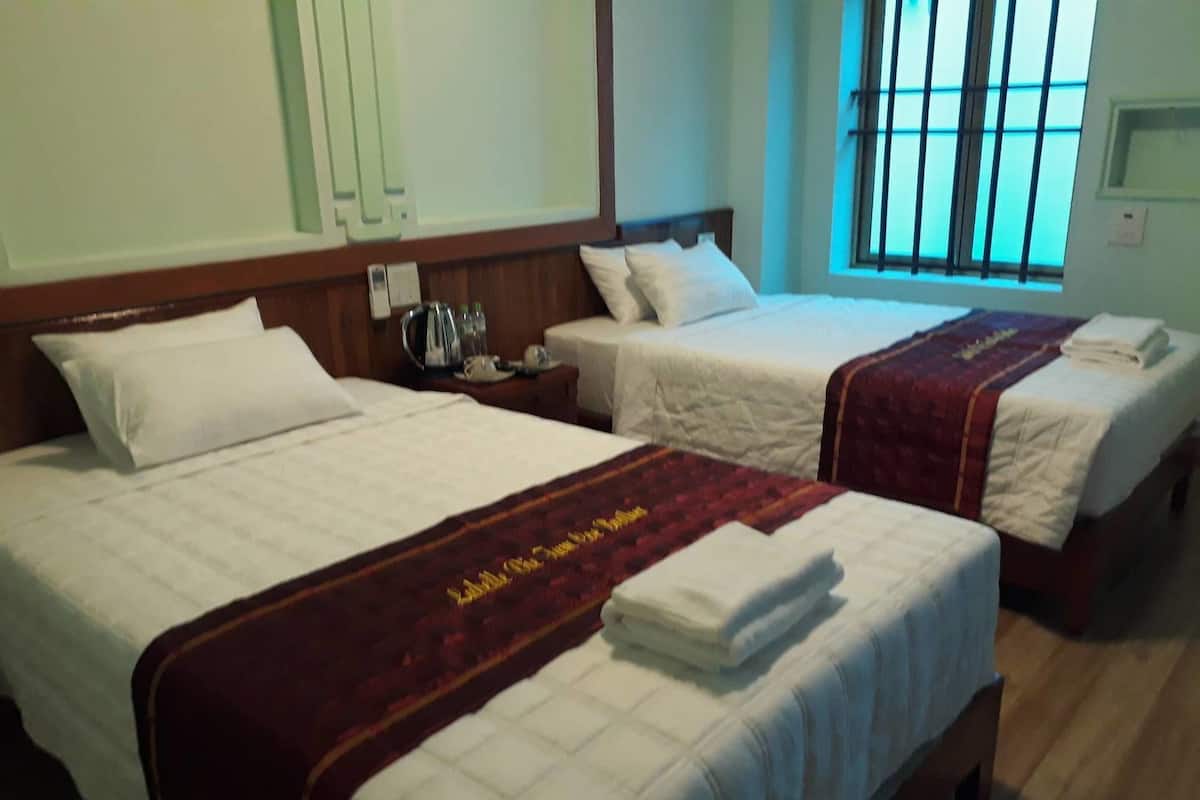 Twin Room, Shared Bathroom | Minibar, desk, soundproofing, free WiFi