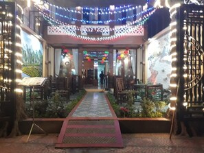 Property entrance - La Belle Vie Tam Coc Brother (Hoa Lu)