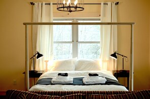 3 bedrooms, memory-foam beds, desk, iron/ironing board