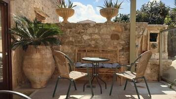 Terrace Suite with exterior Jacuzzi | Terrasse/Patio