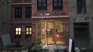 Check-in/check-out kiosk - Hotel Bhaktapur Inn (Bhaktapur)