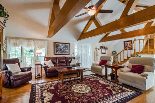 Mountain Majesty ~ Country elegance at its best!