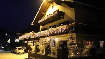 Fasade – kveld/natt