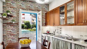 Apartment, 1 Schlafzimmer | Eigene Küche | Kühlschrank, Herdplatte, Kochgeschirr/Geschirr/Besteck