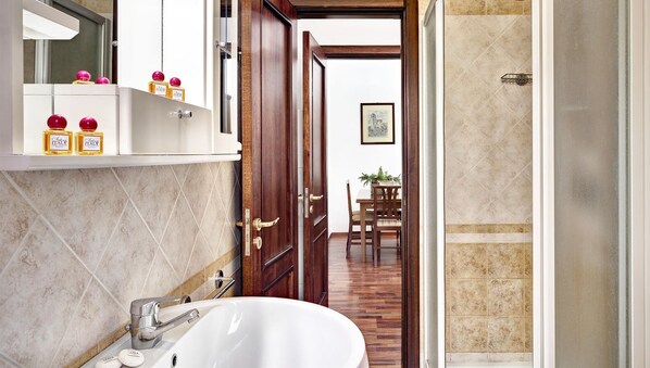 Apartment, 1 Schlafzimmer | Badezimmer | Haartrockner, Handtücher