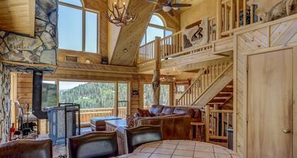 Kaunis mökki, josta on uskomattomat näkymät järvelle ja vuorille - toiseksi!