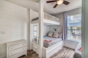 6 chambres, fer et planche à repasser, Wi-Fi gratuit, draps fournis