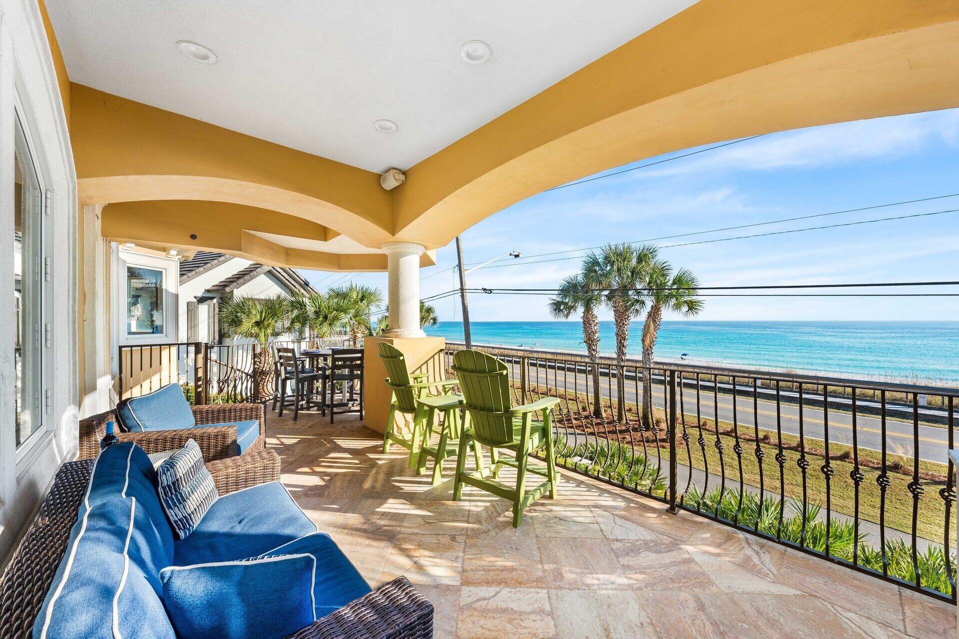 المنطقة المحيطة بالمنشأة