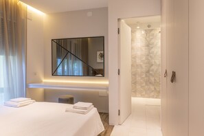 Departamento, 1 habitación, Terraza, vista a la alberca | Escritorio, tabla de planchar con plancha y cunas gratuitas 