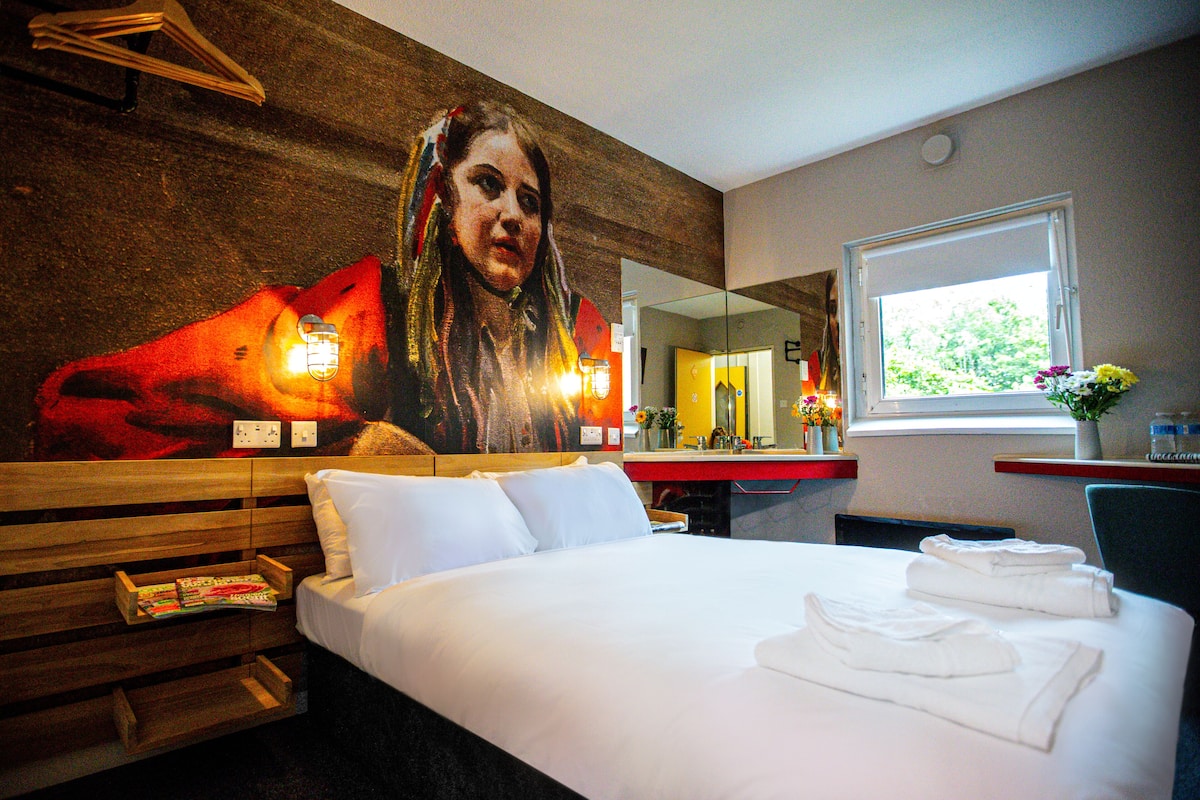 Doppia Signature, 1 letto matrimoniale, non fumatori, bagno condiviso | Con stile personalizzato, una scrivania, postazione laptop