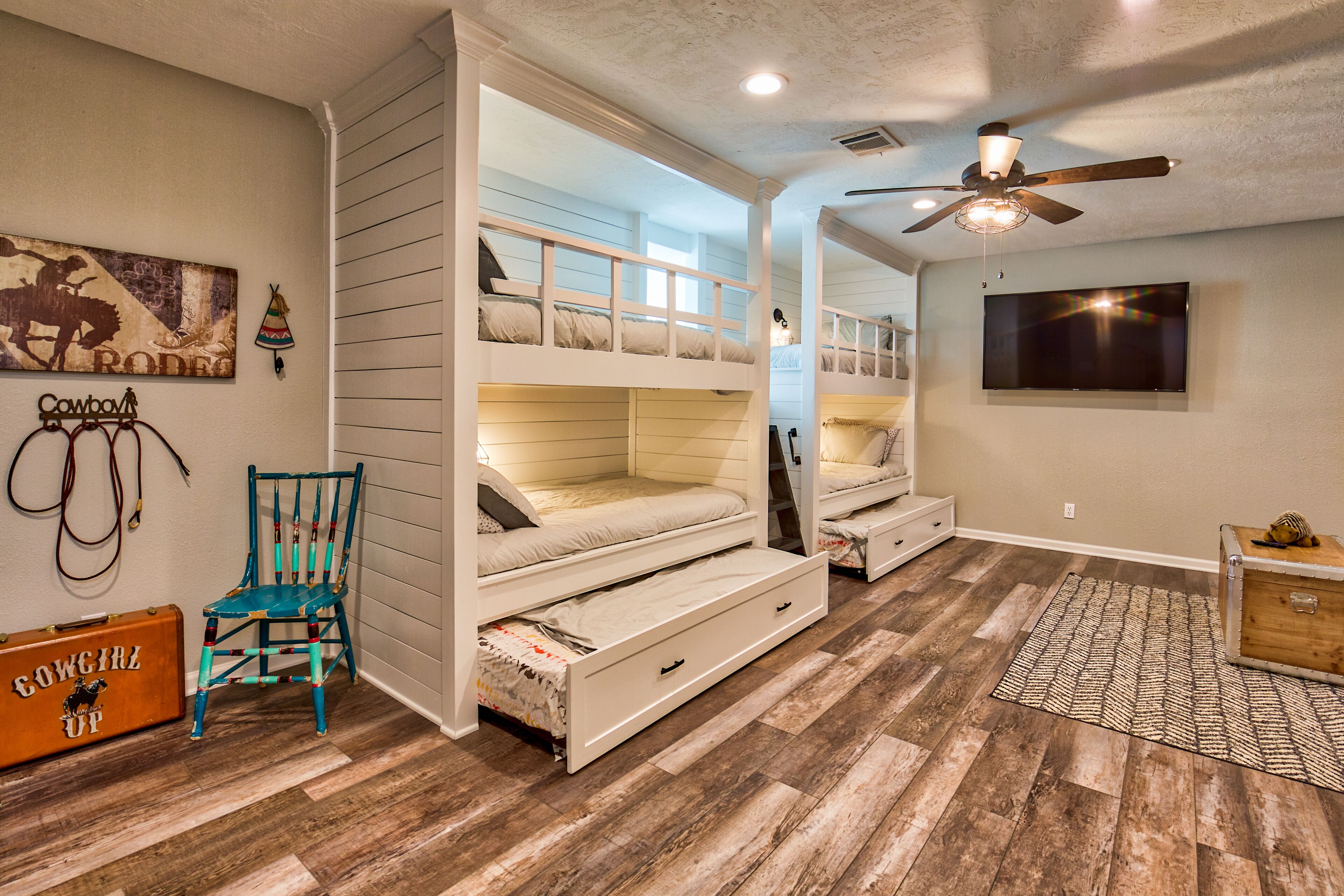 8 多间卧室、熨斗/熨衣板、WiFi、床单