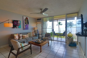 Smart TV - Updated unit, modern and clean (Kihei)