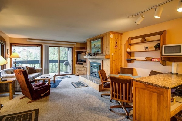 Flat-screen TV, fireplace