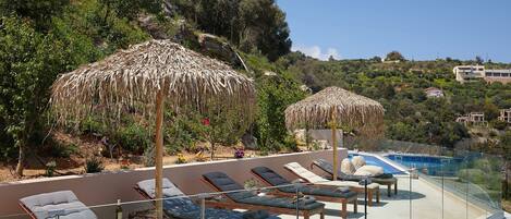 Outdoor pool, an infinity pool