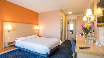 Una scrivania, ferro/asse da stiro, Wi-Fi gratuito, lenzuola