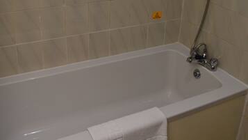 Premier Double Room, 1 Double Bed, Refrigerator | Bathroom | Shower, towels