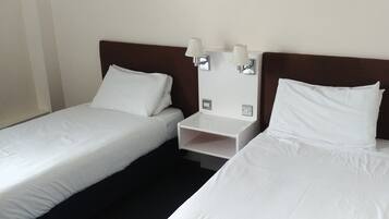 Twin Room, Ensuite | Iron/ironing board, free WiFi, bed sheets