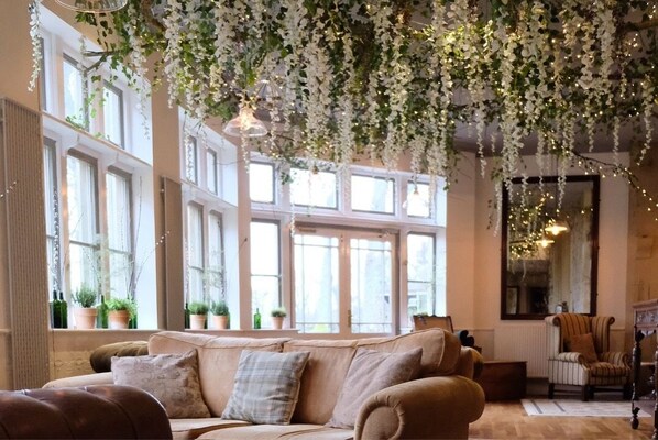 ロビーラウンジ