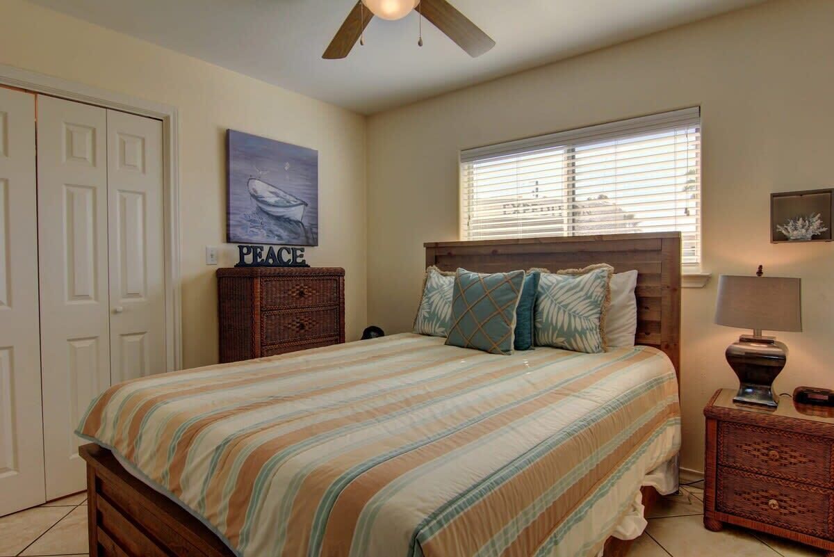 Sunny 2br Home! | Lazy Fun