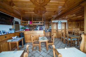 Lokale und internationale Küche