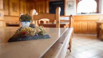 Local and international cuisine