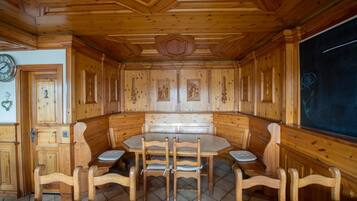 Local and international cuisine