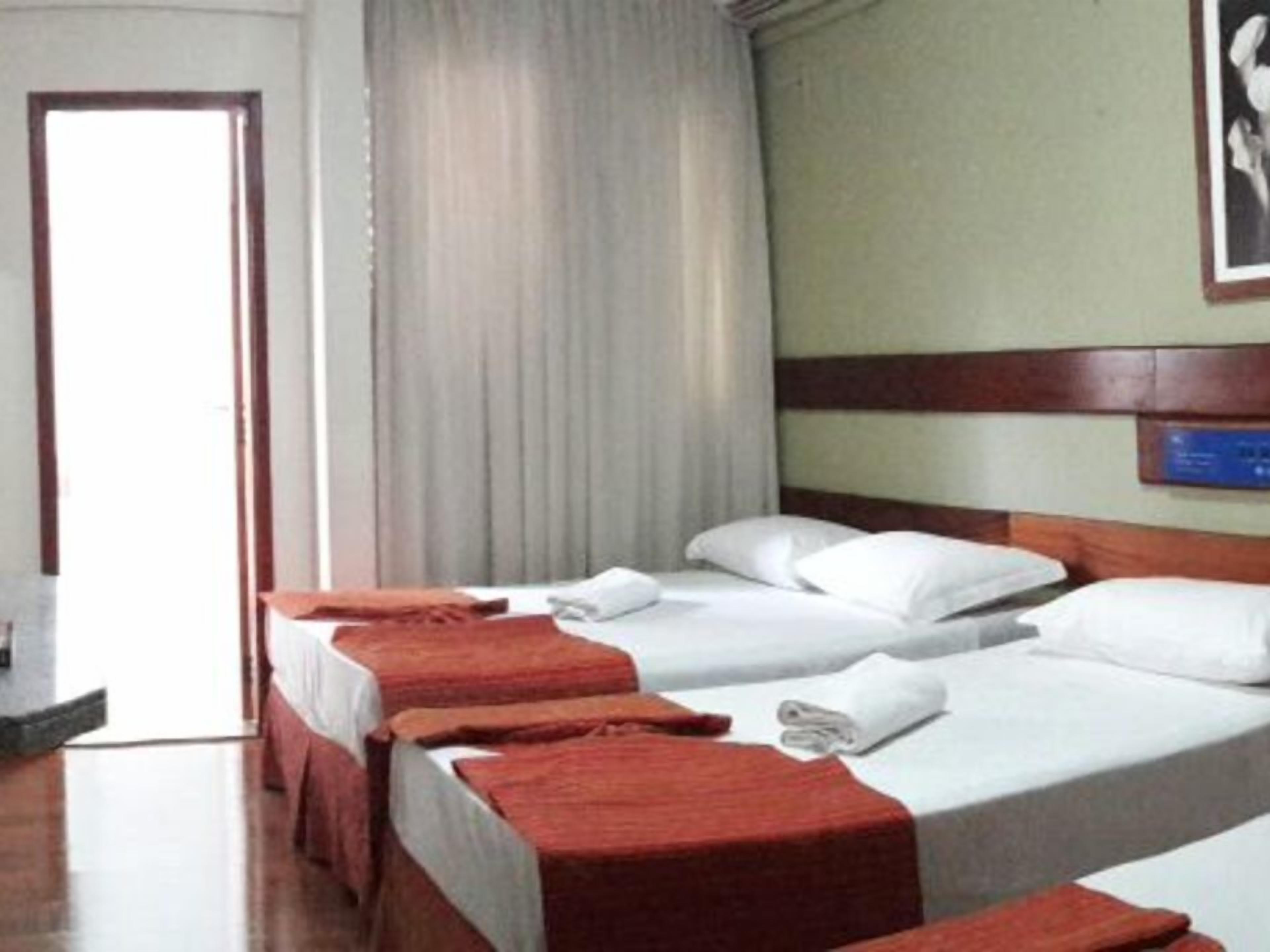 quadruple room | minibar, desk, soundproofing, free wifi