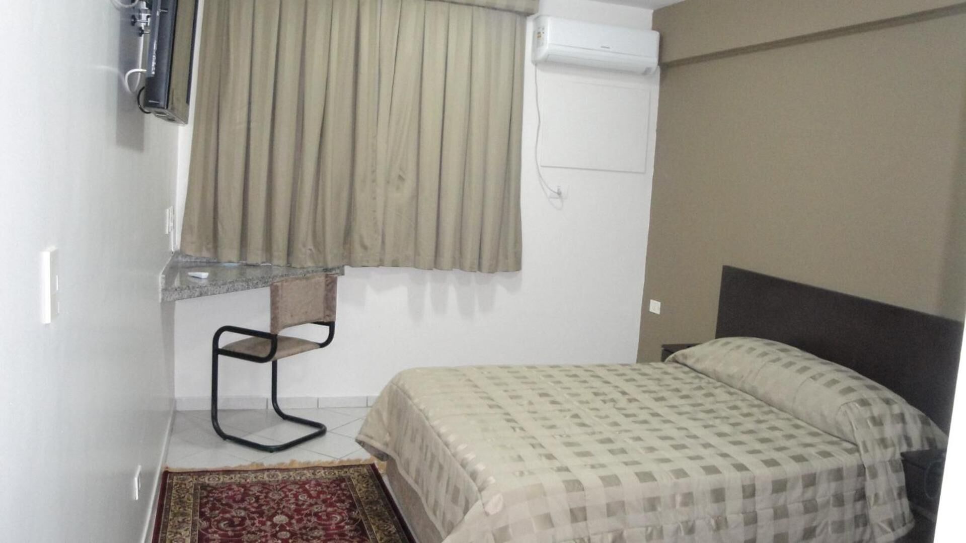 minibar, desk, soundproofing, free wifi