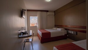 Triple Room | Bar mini, meja, kalis bunyi, Wi-fi percuma 