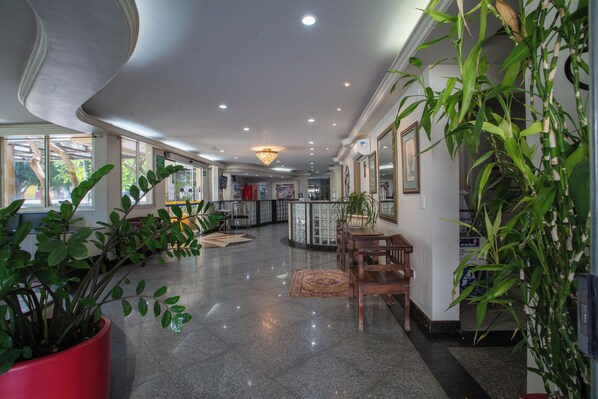 Quầy tiếp tân