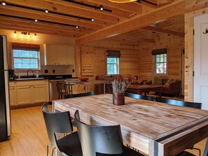 Dining - Peacefull, private Cabin! 140 acres,mile of river trails! 10 minutes to Rt.151! (Faber)