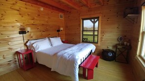 3 bedrooms, in-room safe, iron/ironing board, free WiFi