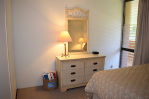 1 bedroom, iron/ironing board, WiFi, bed sheets - Budget Friendly, Standard Condo with Short Walk to the Beach (Kihei)