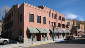 Exterior - Condo the Biker on the Arkansas river in the heart of Salida's Historic District (Salida)