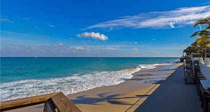 Steps to Beach Modern Luxurious 4 BR heated Pool/SPA
verobeachvilla.com