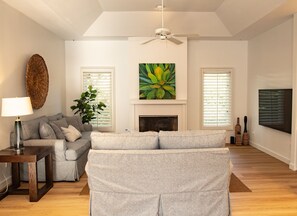 Smart TV, fireplace, video games, DVD player - Contemporary renovated steps to Ocean 4 BR 3 BA Pool/SPA 
verobeachvilla.com (Vero Beach)
