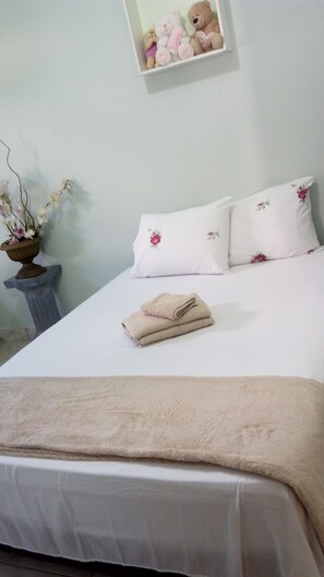 3 bedrooms, iron/ironing board, free WiFi