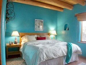 1 slaapkamer, een strijkplank/strijkijzer, reisbedje, gratis wifi