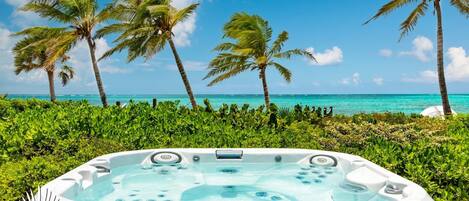 Outdoor spa tub